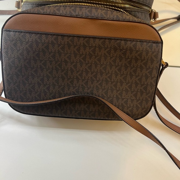 Michael Kors Brown Shoulder Bag with gold chain (removable) very good condition - Picture 7 of 14